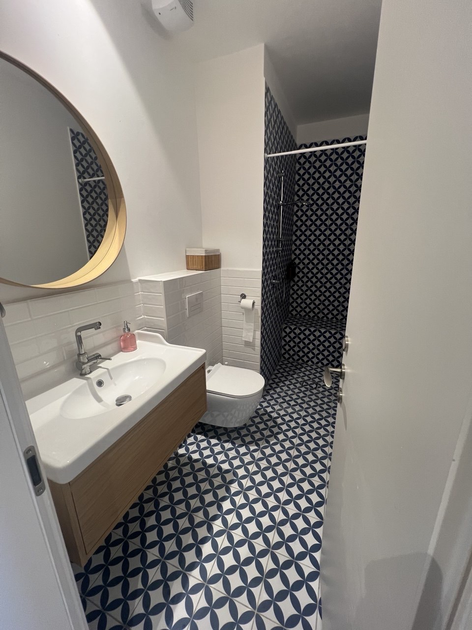 סוויטה 2 – חדר רחצה פרטי