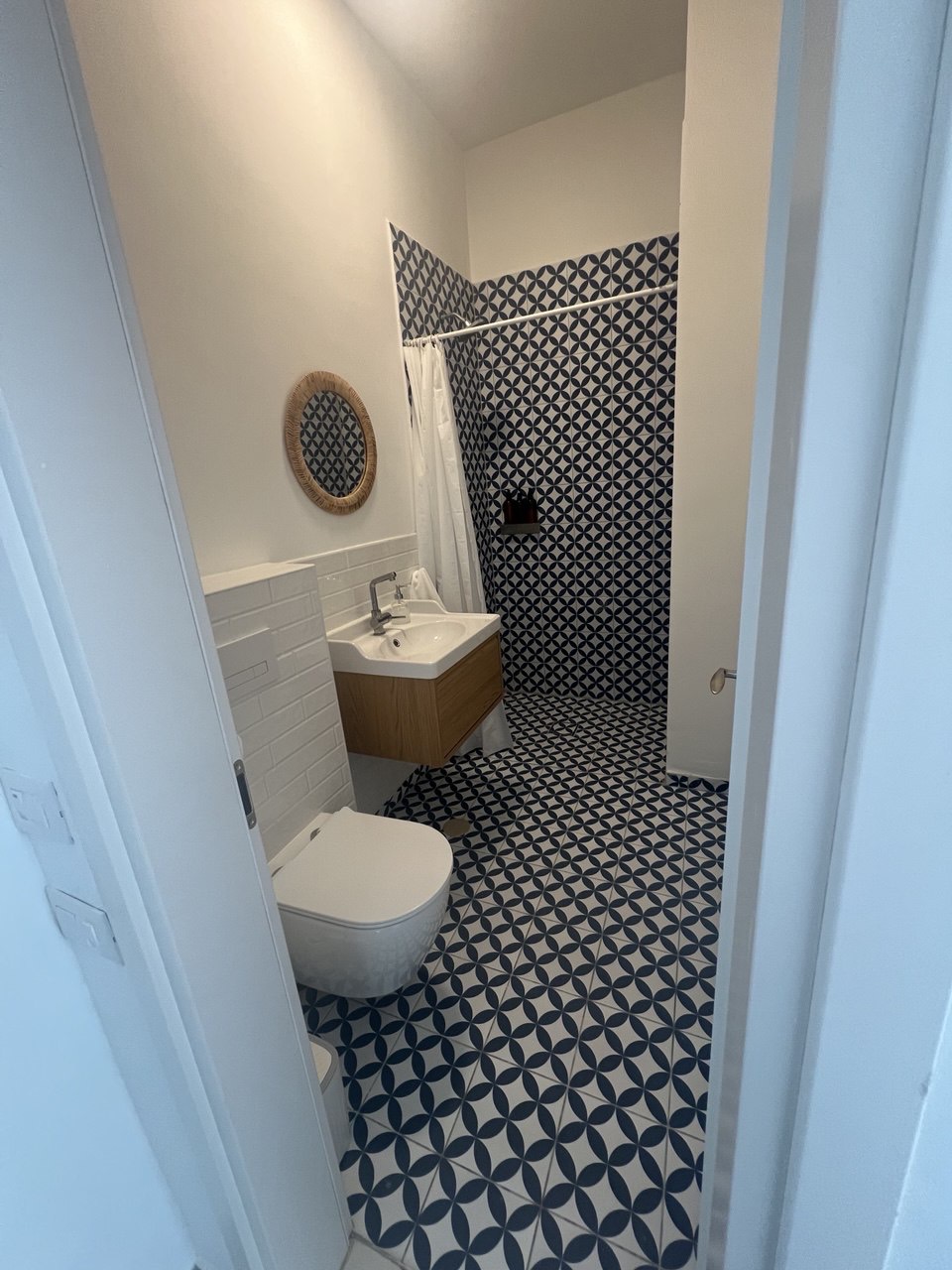 סוויטה 1 – חדר רחצה