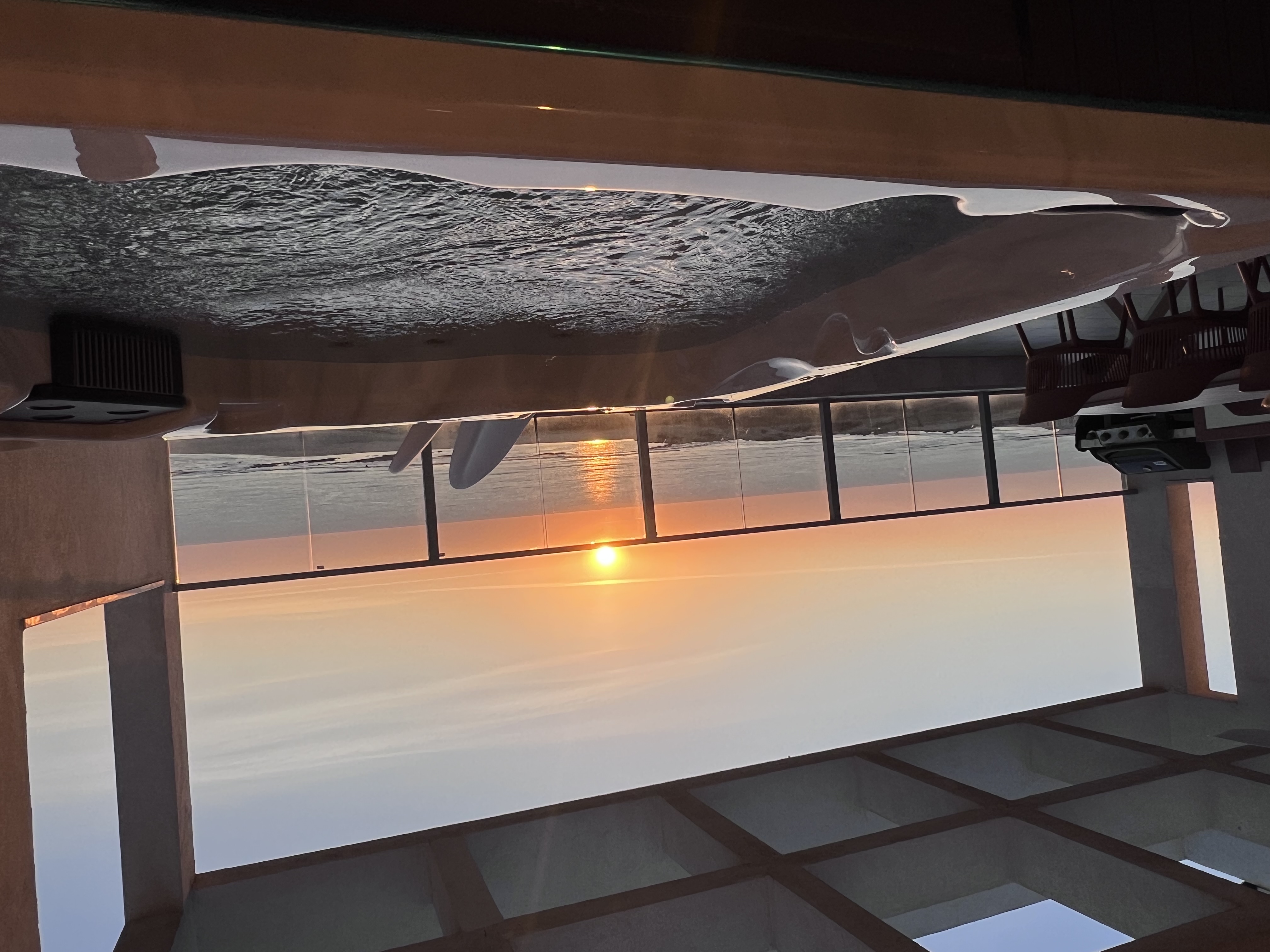 ג'קוזי בשקיעה